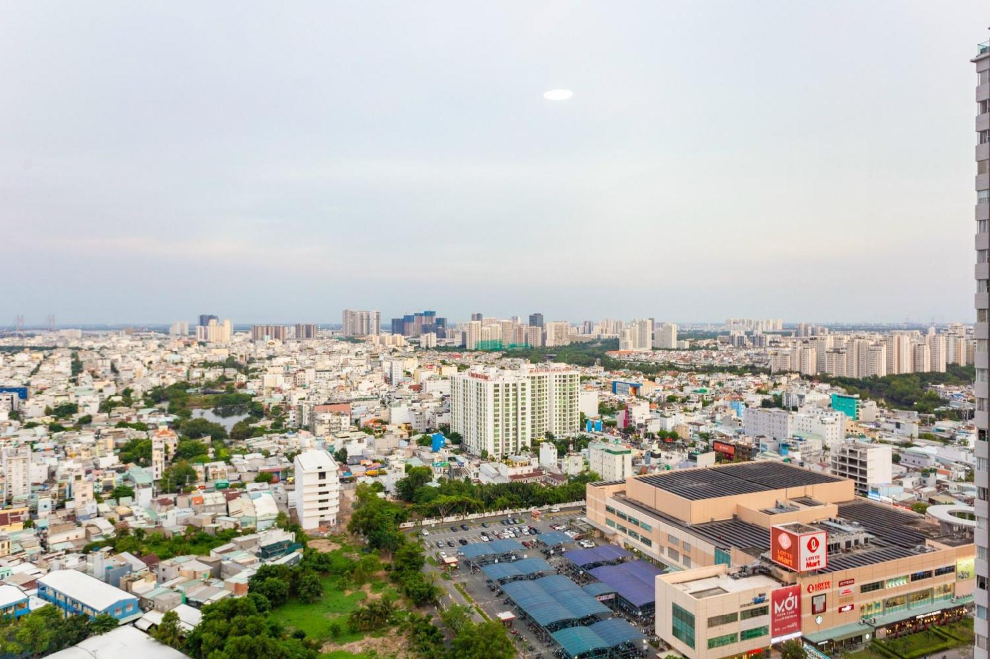 Genius Saigon - Sunrise View D7 Căn hộ *